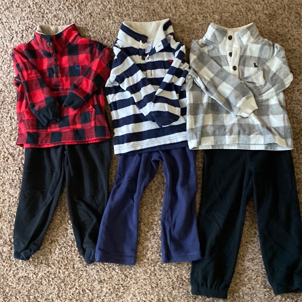 Carters 2T fleece sets